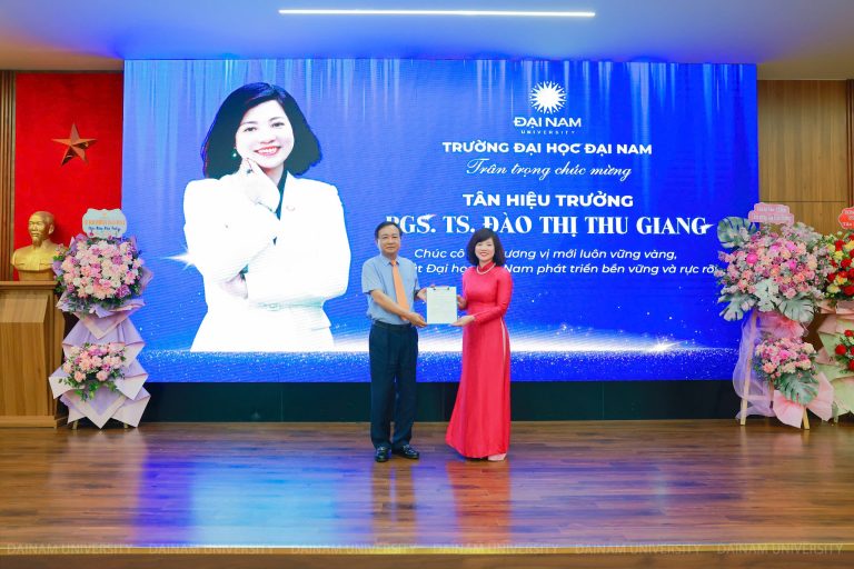 Tân hiệu trưởng