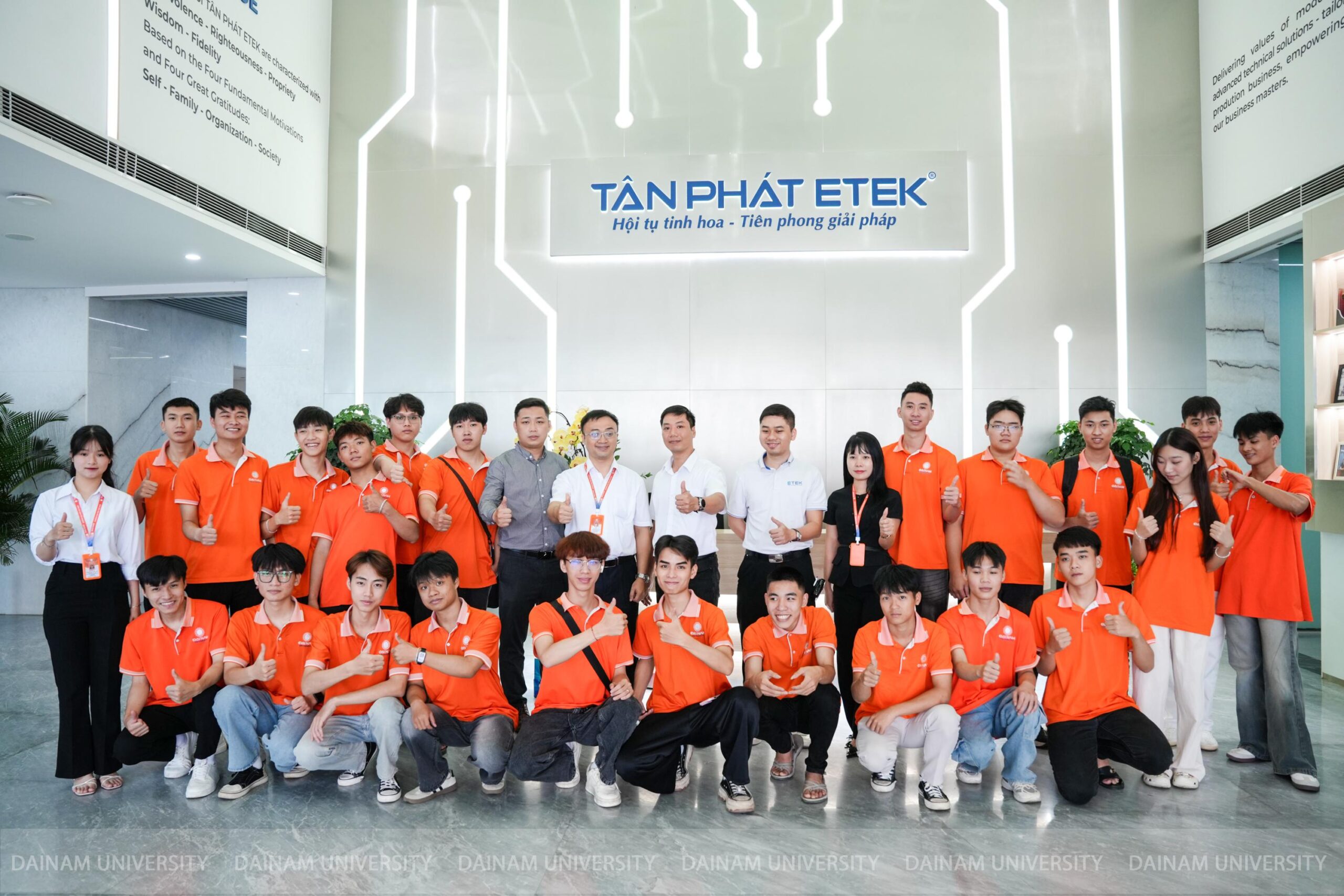 Sinh viên Đại học Đại Nam trải nghiệm tại doanh nghiệp